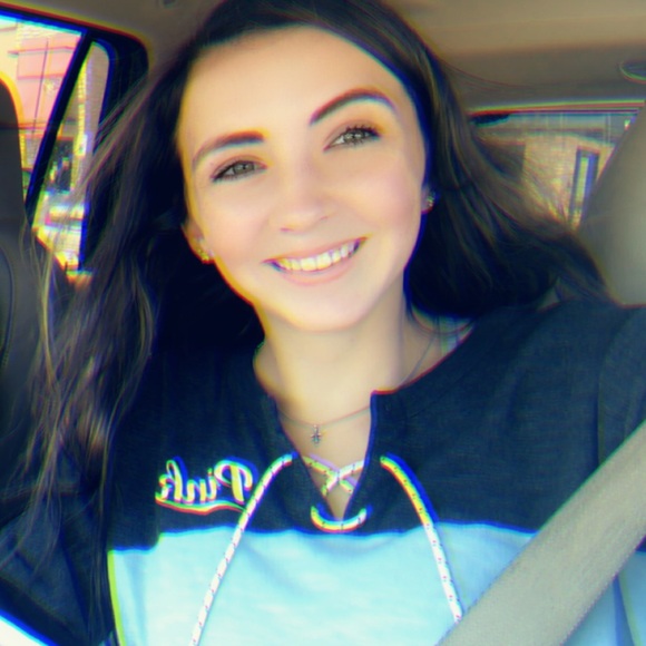 Meet your Posher, Jessica - Picture 1 of 1